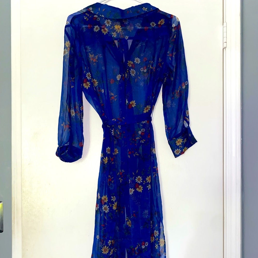 Size Small Vince Camuto button-down see-through blue floral blouse/coverup